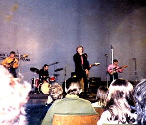 Closer view of Dave Kaye and The Dykons on stage during the Luxembourg 1970 IEPAS convention